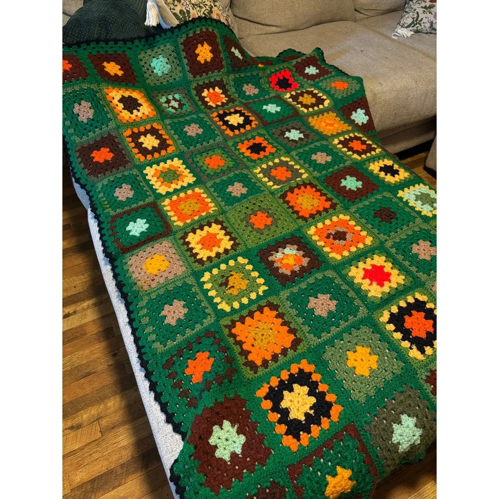 VTG‎ Handmade Granny Square Crochet Throw Blanket Green Retro Cottagecore 58x44